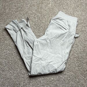 Athleta Trekkie Belted Pant